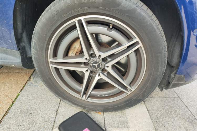 Used Mercedes-Benz EQC 2021 EQC 400 4MATIC Right Front Wheel Hub