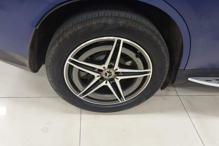 Used Mercedes-Benz EQC 2021 EQC 400 4MATIC Right Rear Wheel Hub