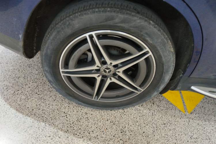 Used Mercedes-Benz EQC 2021 EQC 400 4MATIC Right Rear Wheel Hub