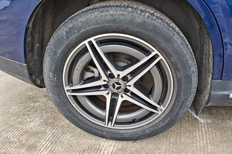 Used Mercedes-Benz EQC 2021 EQC 400 4MATIC Right Rear Wheel Hub