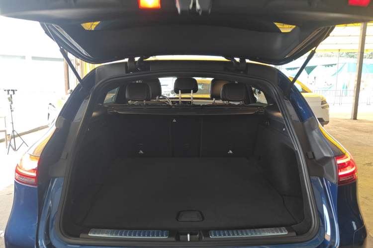 Used Mercedes-Benz EQC 2021 EQC 350 4MATIC Trunk
