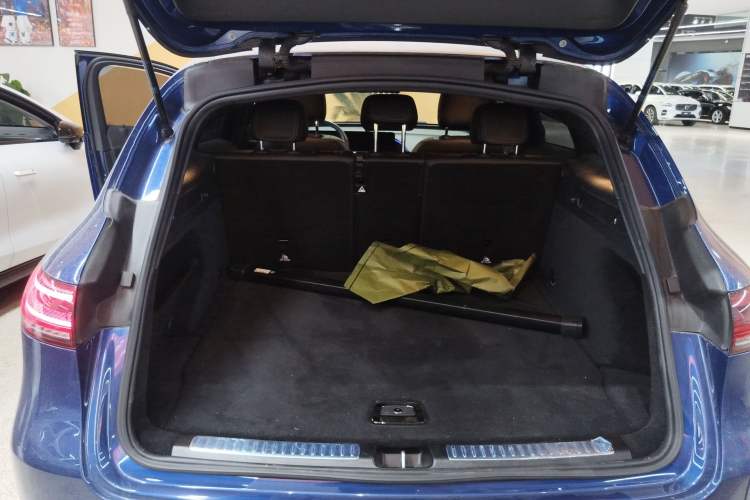 Used Mercedes-Benz EQC 2021 EQC 400 4MATIC Trunk