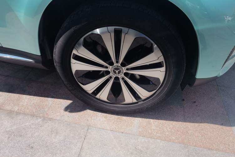 Used Mercedes-Benz EQC 2021 EQC 350 4MATIC Right Front Wheel Hub