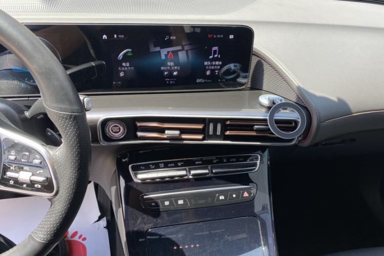 Used Mercedes-Benz EQC 2021 EQC 400 4MATIC Audio And AC Panel