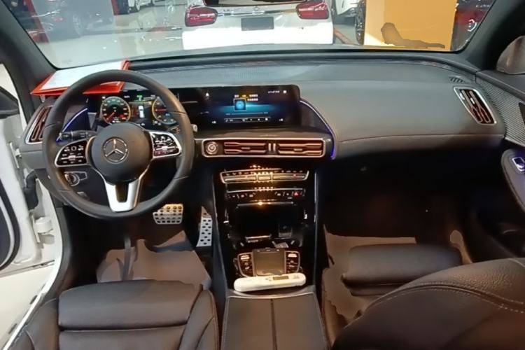 Used Mercedes-Benz EQC 2021 EQC 400 4MATIC Center Console