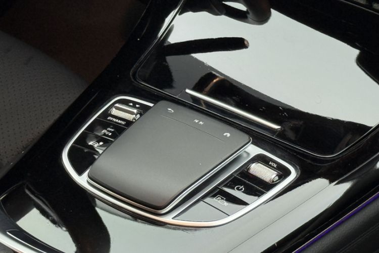 Used Mercedes-Benz EQC 2021 EQC 400 4MATIC Interior 9