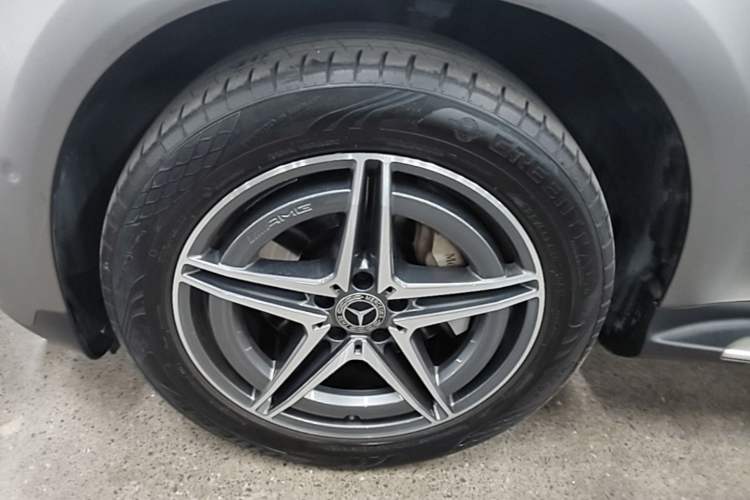 Used Mercedes-Benz EQC 2021 EQC 400 4MATIC Left Front Wheel Hub