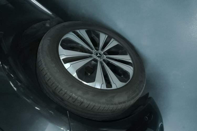 Used Mercedes-Benz EQC 2021 EQC 350 4MATIC Left Front Wheel Hub
