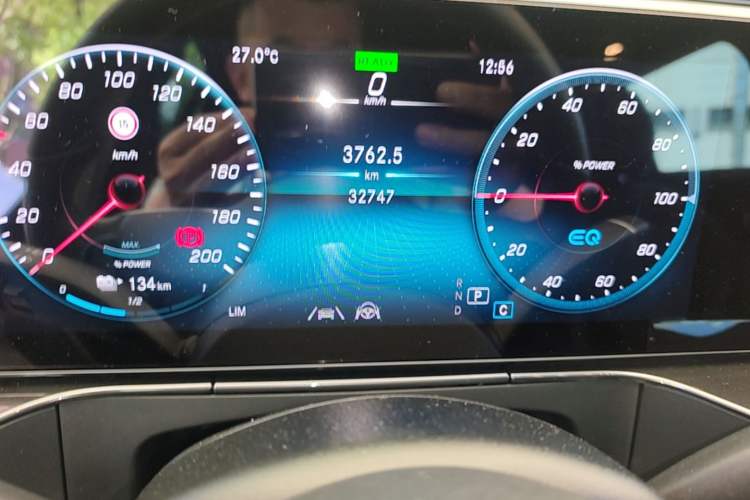 Used Mercedes-Benz EQC 2021 EQC 400 4MATIC Odometer Close Up