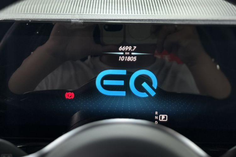 Used Mercedes-Benz EQC 2021 EQC 400 4MATIC Odometer Close Up