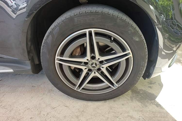 Used Mercedes-Benz EQC 2021 EQC 400 4MATIC Right Front Wheel Hub