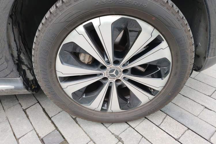 Used Mercedes-Benz EQC 2021 EQC 350 4MATIC Right Front Wheel Hub