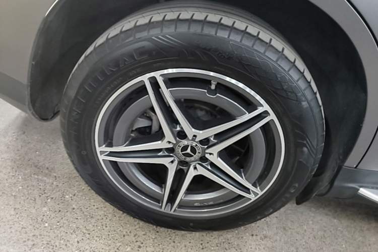 Used Mercedes-Benz EQC 2021 EQC 400 4MATIC Right Rear Wheel Hub