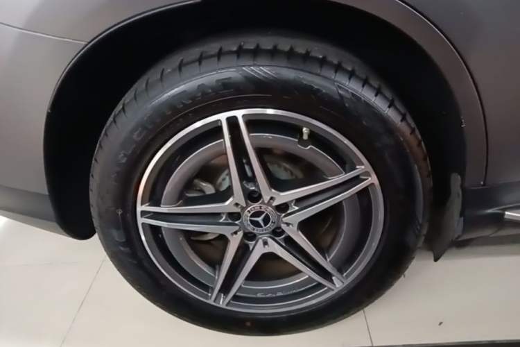 Used Mercedes-Benz EQC 2021 EQC 400 4MATIC Right Rear Wheel Hub