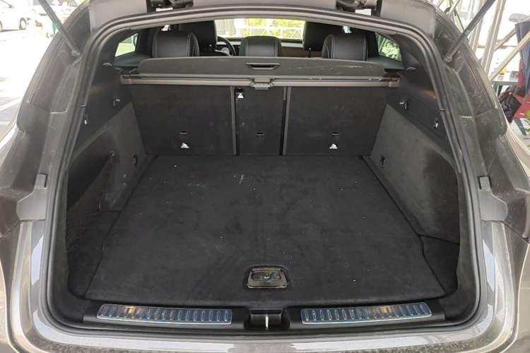 Used Mercedes-Benz EQC 2021 EQC 350 4MATIC Trunk