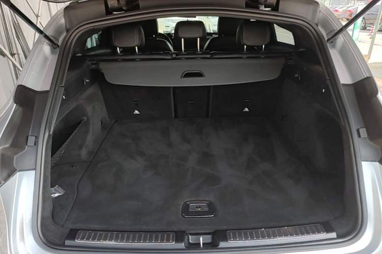 Used Mercedes-Benz EQC 2021 EQC 400 4MATIC Trunk