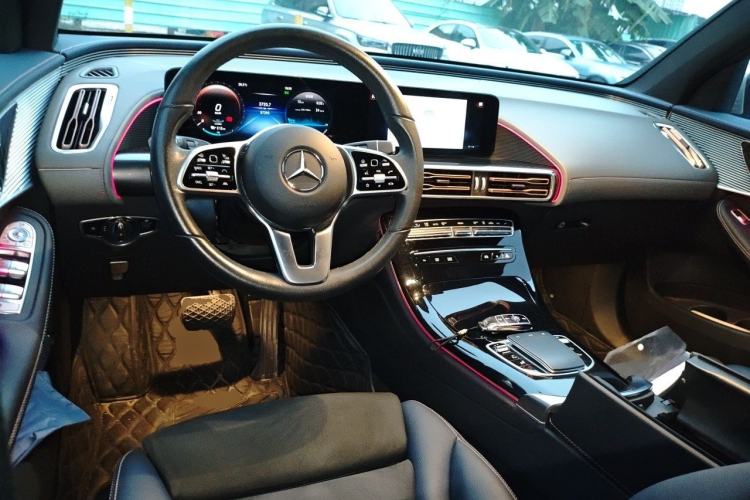 Used Mercedes-Benz EQC 2021 EQC 400 4MATIC Center Console