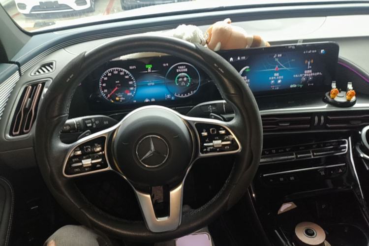 Used Mercedes-Benz EQC 2021 EQC 400 4MATIC Center Console