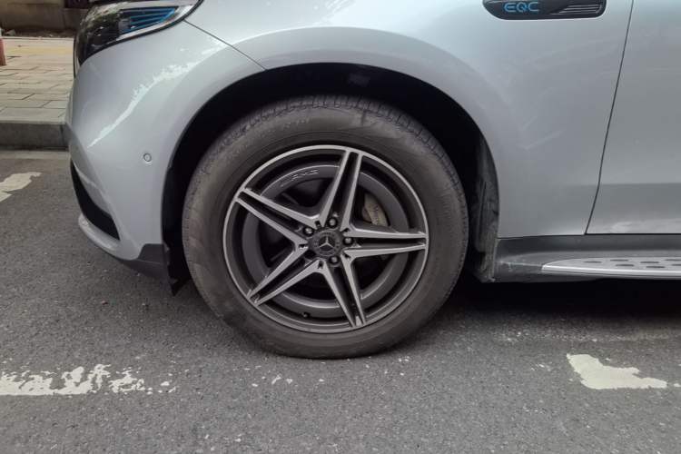 Used Mercedes-Benz EQC 2021 EQC 400 4MATIC Left Front Wheel Hub