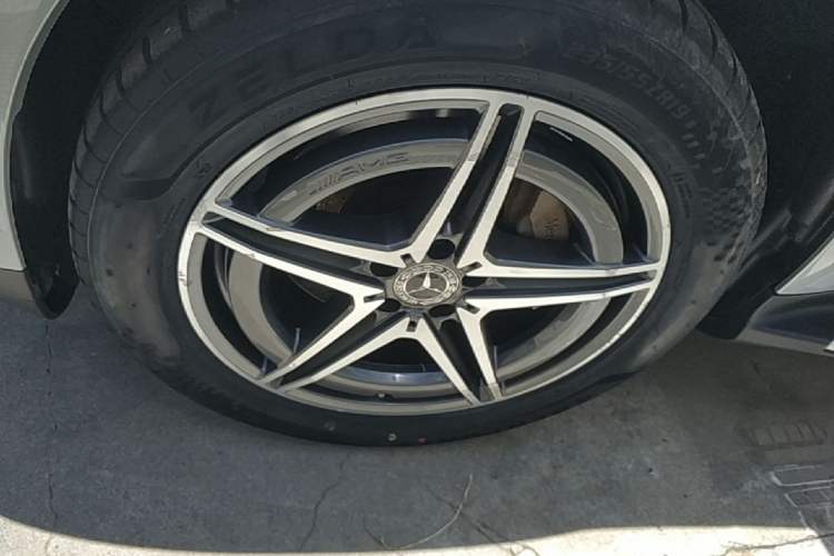 Used Mercedes-Benz EQC 2021 EQC 400 4MATIC Left Front Wheel Hub