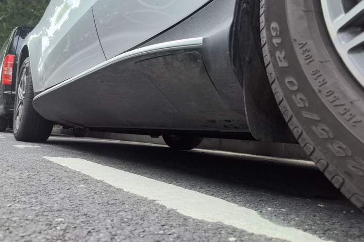 Used Mercedes-Benz EQC 2021 EQC 400 4MATIC Left Side Sill