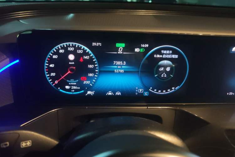 Used Mercedes-Benz EQC 2021 EQC 400 4MATIC Odometer Close Up