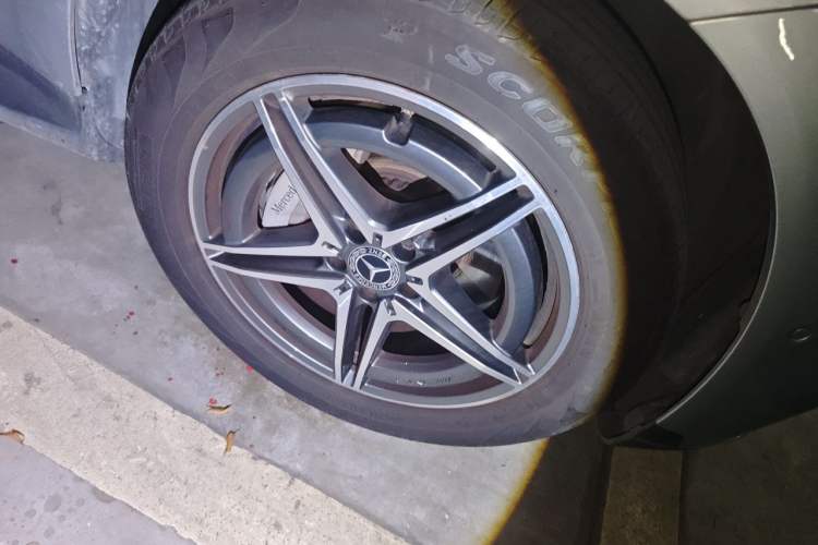 Used Mercedes-Benz EQC 2021 EQC 400 4MATIC Right Front Wheel Hub