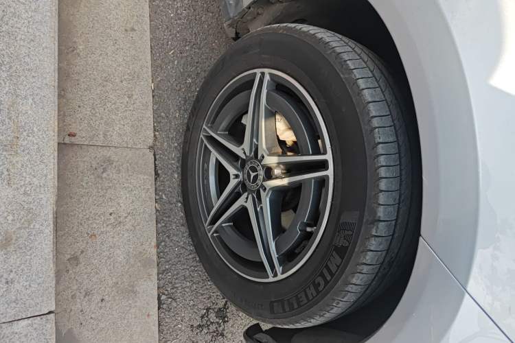Used Mercedes-Benz EQC 2021 EQC 400 4MATIC Right Front Wheel Hub