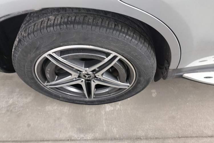 Used Mercedes-Benz EQC 2021 EQC 400 4MATIC Right Rear Wheel Hub