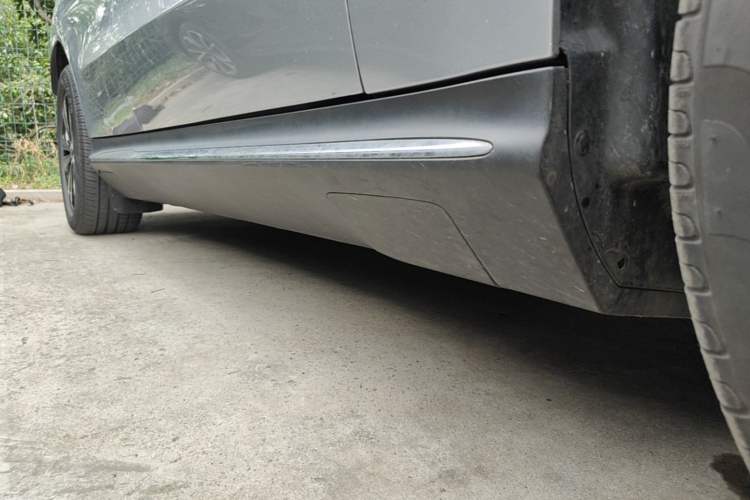 Used Mercedes-Benz EQC 2021 EQC 350 4MATIC Right Side Sill