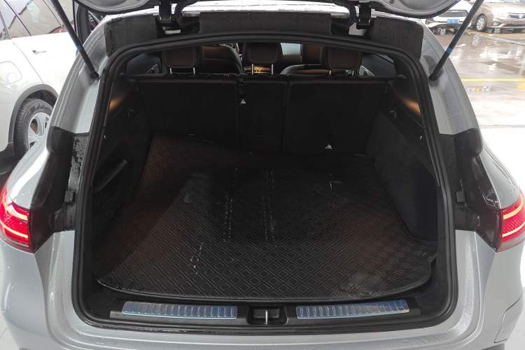 Used Mercedes-Benz EQC 2021 EQC 350 4MATIC Trunk