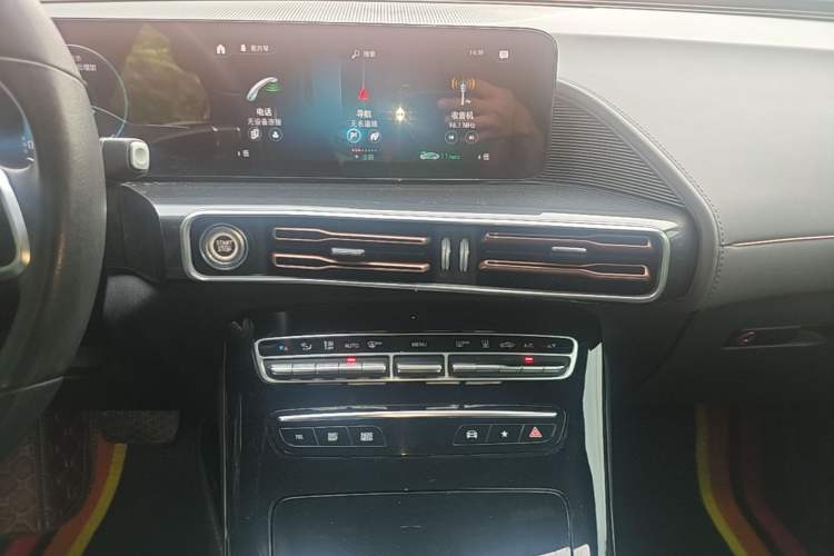Used Mercedes-Benz EQC 2021 EQC 350 4MATIC Audio And AC Panel