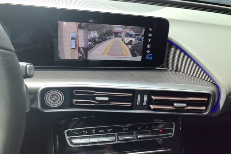 Used Mercedes-Benz EQC 2021 EQC 400 4MATIC Audio And AC Panel