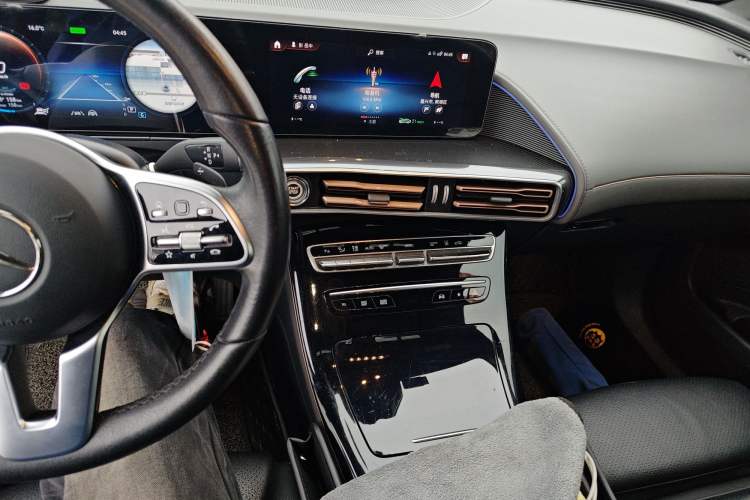 Used Mercedes-Benz EQC 2021 EQC 400 4MATIC Audio And AC Panel