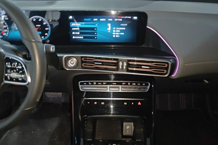Used Mercedes-Benz EQC 2021 EQC 400 4MATIC Audio And AC Panel