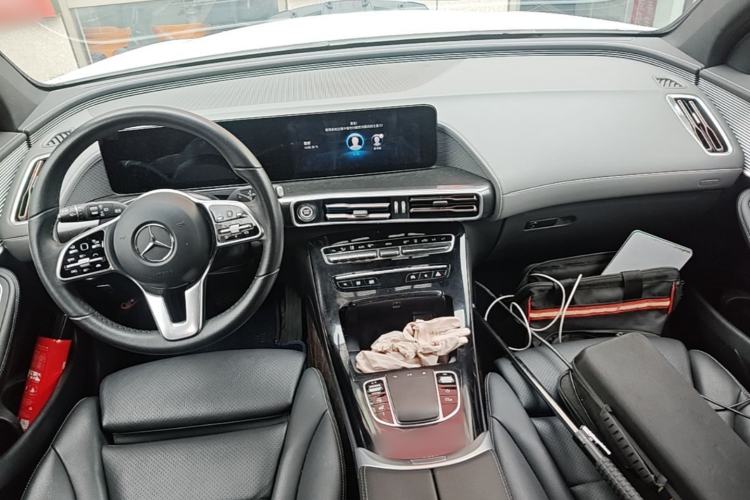 Used Mercedes-Benz EQC 2021 EQC 400 4MATIC Center Console