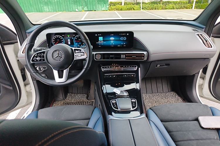 Used Mercedes-Benz EQC 2021 EQC 400 4MATIC Center Console