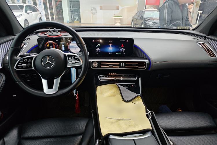 Used Mercedes-Benz EQC 2021 EQC 400 4MATIC Center Console
