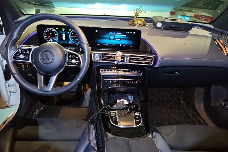 Used Mercedes-Benz EQC 2021 EQC 400 4MATIC Center Console