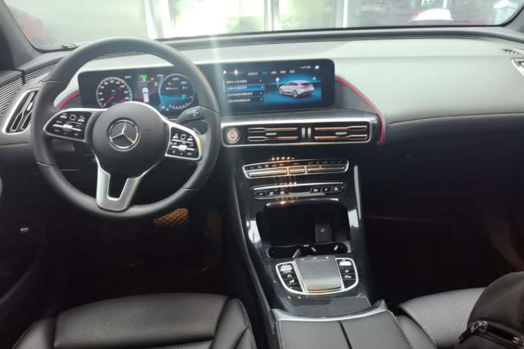 Used Mercedes-Benz EQC 2021 EQC 400 4MATIC Center Console