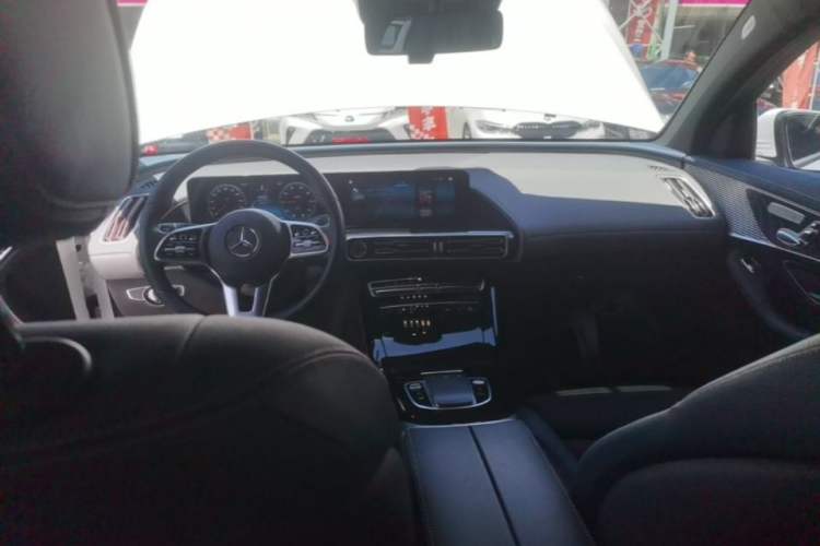 Used Mercedes-Benz EQC 2021 EQC 400 4MATIC Center Console