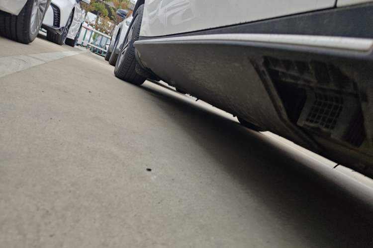 Used Mercedes-Benz EQC 2021 EQC 400 4MATIC Chassis Front Right