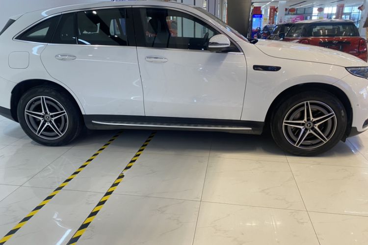 Used Mercedes-Benz EQC 2021 EQC 400 4MATIC Exterior 4