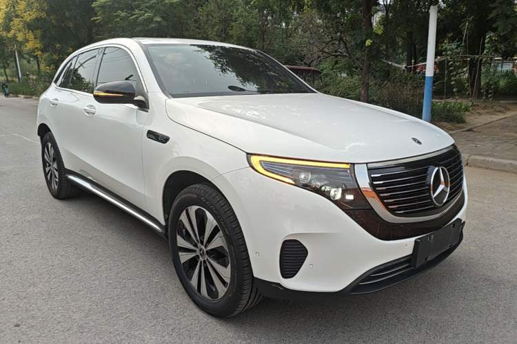 Used Mercedes-Benz EQC 2021 EQC 350 4MATIC Front Right 45 Deg