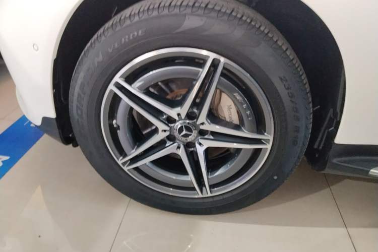 Used Mercedes-Benz EQC 2021 EQC 400 4MATIC Left Front Wheel Hub