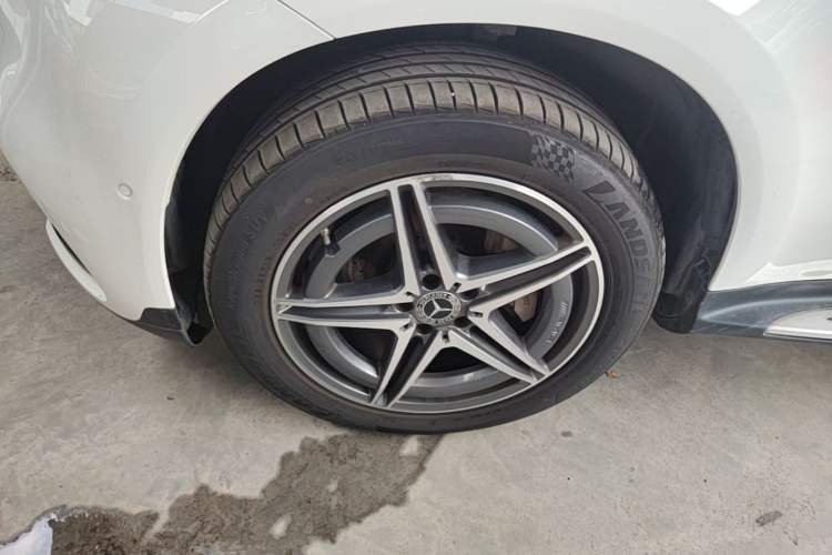 Used Mercedes-Benz EQC 2021 EQC 400 4MATIC Left Front Wheel Hub