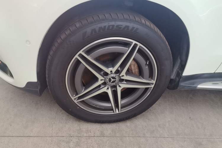 Used Mercedes-Benz EQC 2021 EQC 400 4MATIC Left Front Wheel Hub