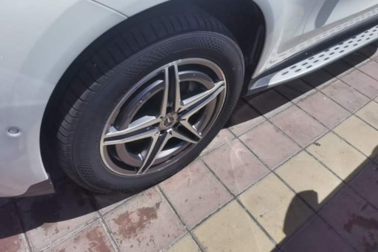 Used Mercedes-Benz EQC 2021 EQC 400 4MATIC Left Front Wheel Hub