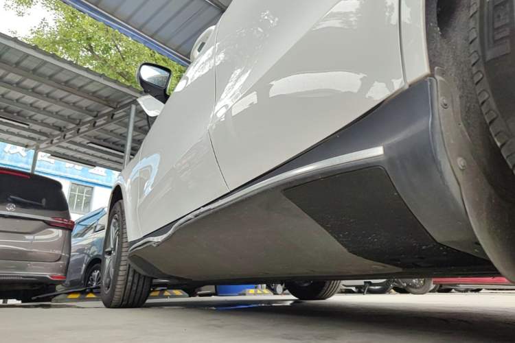 Used Mercedes-Benz EQC 2021 EQC 400 4MATIC Left Side Sill