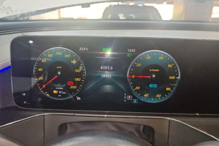 Used Mercedes-Benz EQC 2021 EQC 350 4MATIC Odometer Close Up